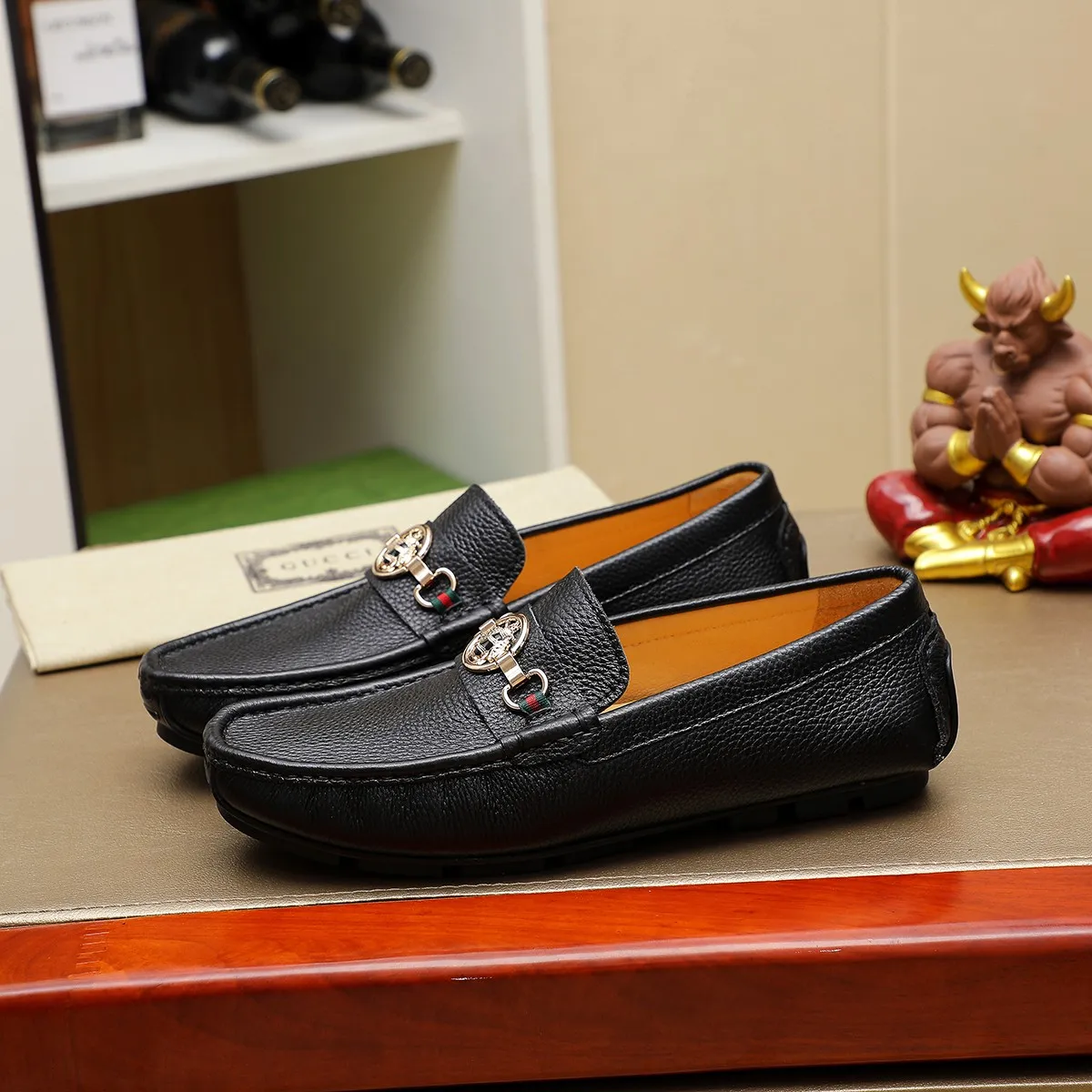 Men's shoes💰380💰🕷🕷️【 GUCCI 】Gucci's best-selling trendy men's casual slip-on shoes 🇨🇳Official website original 1:1 mold 💯Original quality, fine workmanship ☘Fashionable and versatile, perfect shape, comfortable on the feet 🍓Trendy men's recommended model, imported cowhide on the top layer 🎋High-quality pigskin lining, rubber wear-resistant and non-slip outsole, high-end atmosphere, worth owning 🍉Optional 38-44